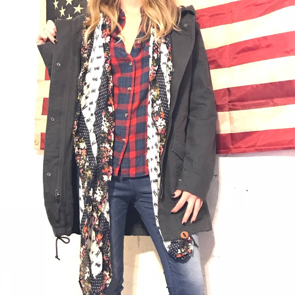 Patterned scarf - Picture 4 of 8